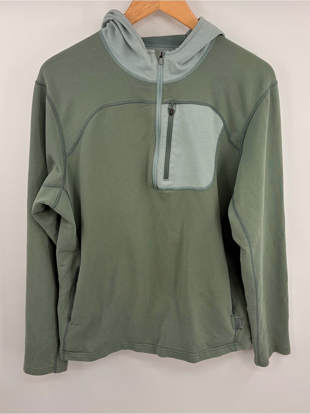 Mountain Hardware 1/4 zip sage green pullover hoodie sweatshirt men’s L hiking